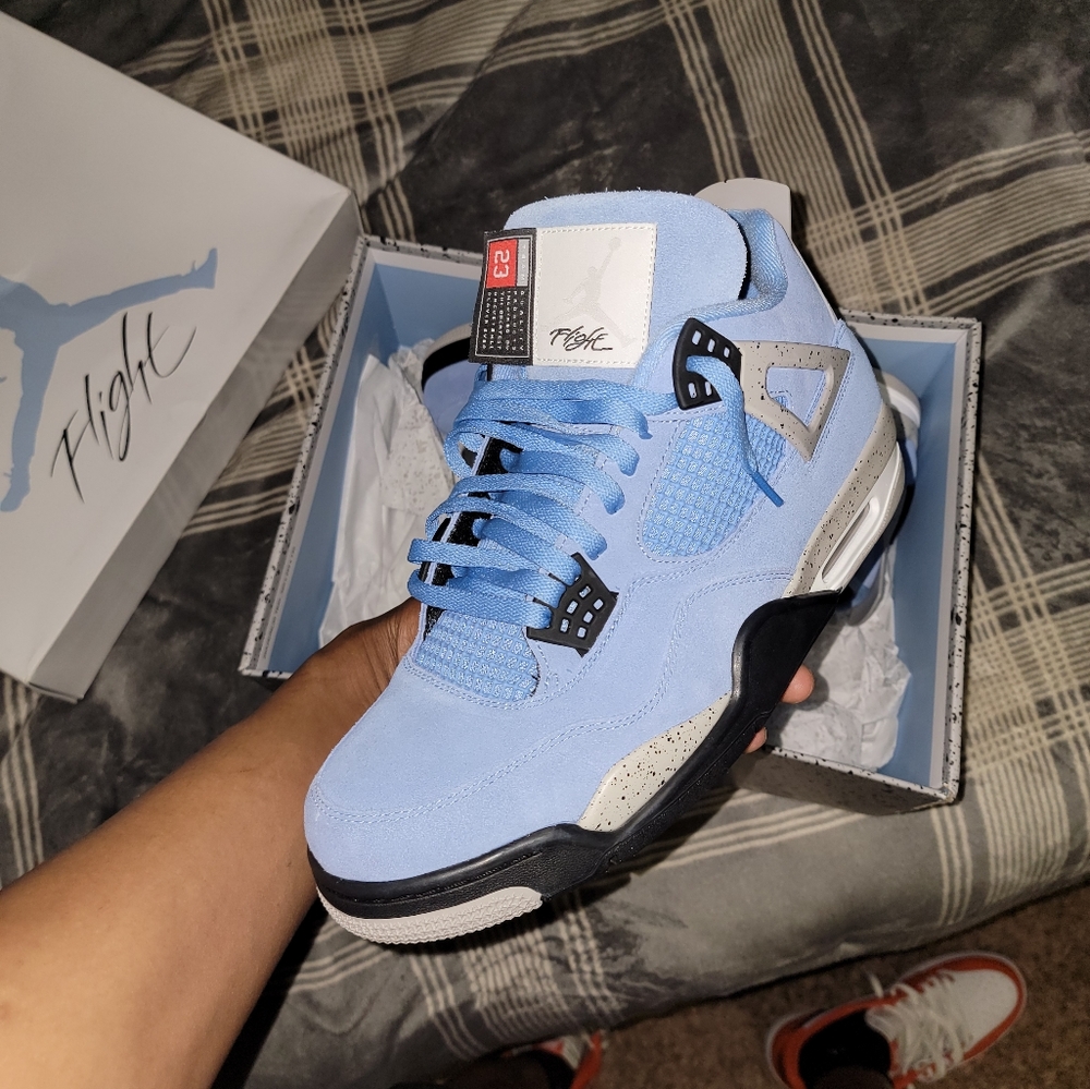 Jordan 4 University